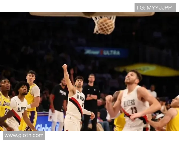 开拓者不敌湖人，遭遇三连败：挑战与机遇并存